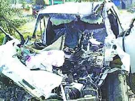 In the accident killed three, including a father and son